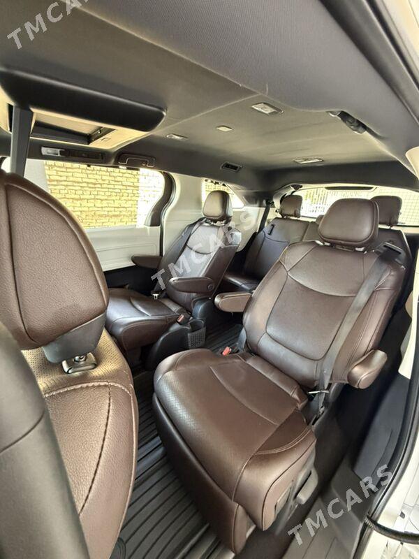 Toyota Sienna 2022 - 725 200 TMT - Мары - img 2