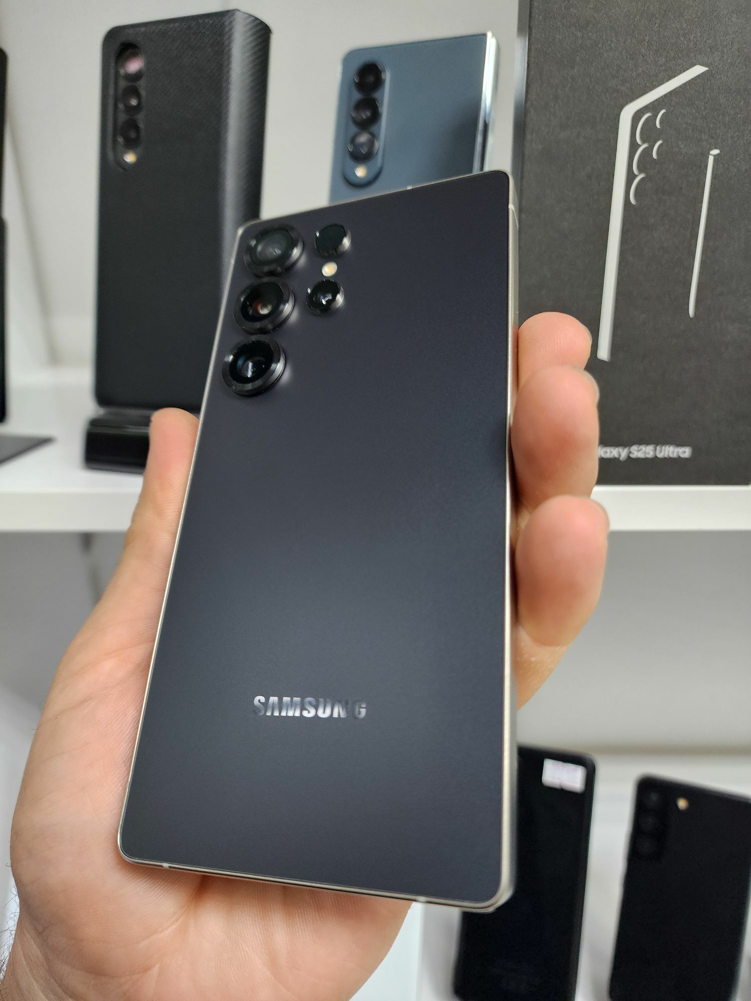 S 25 ULTRA 12/256 GB KREDIT - Garaşsyzlygyň 15 ýyllygy Söwda Merkezi - img 4