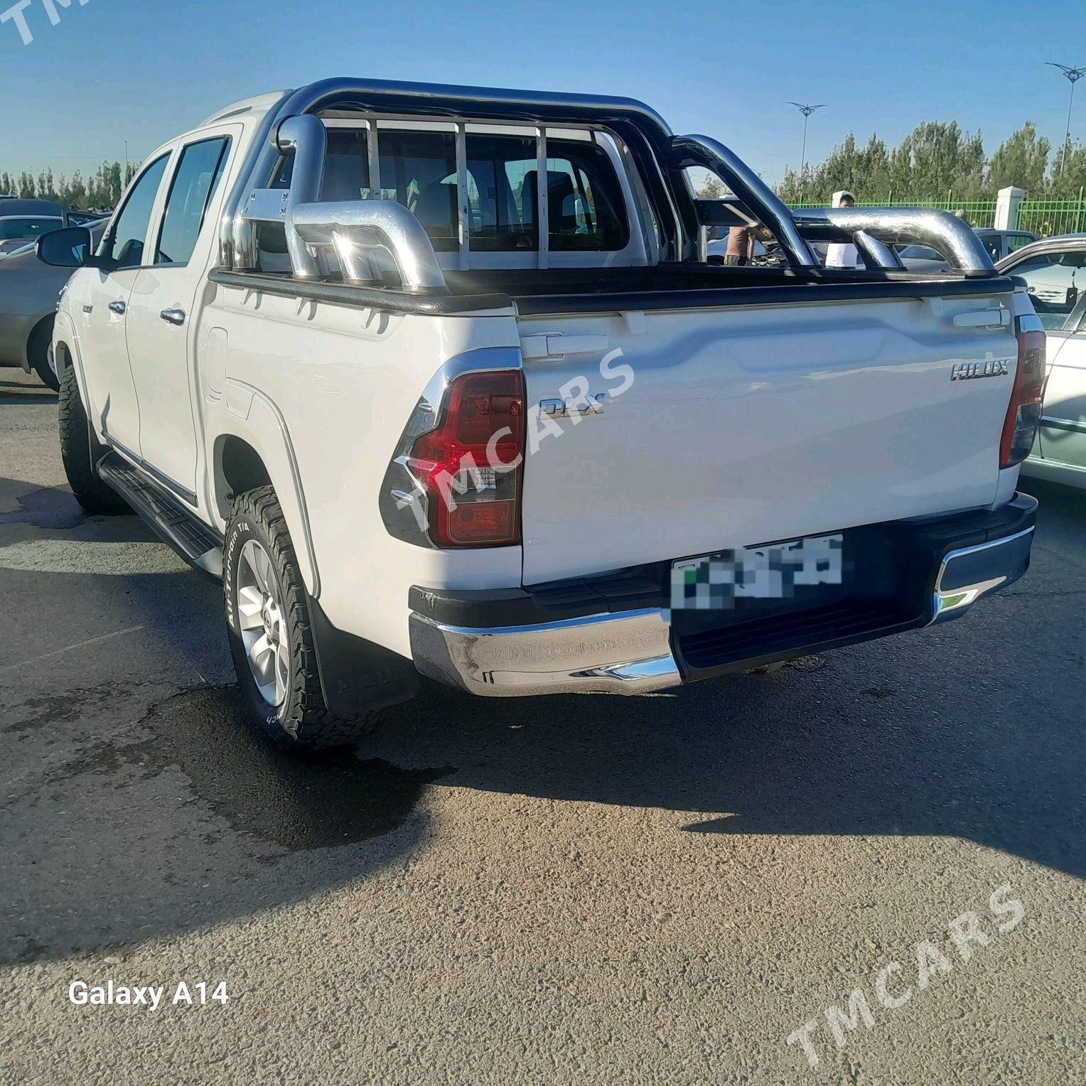 Toyota Hilux 2022 - 450 000 TMT - Рухубелентский этрап - img 3