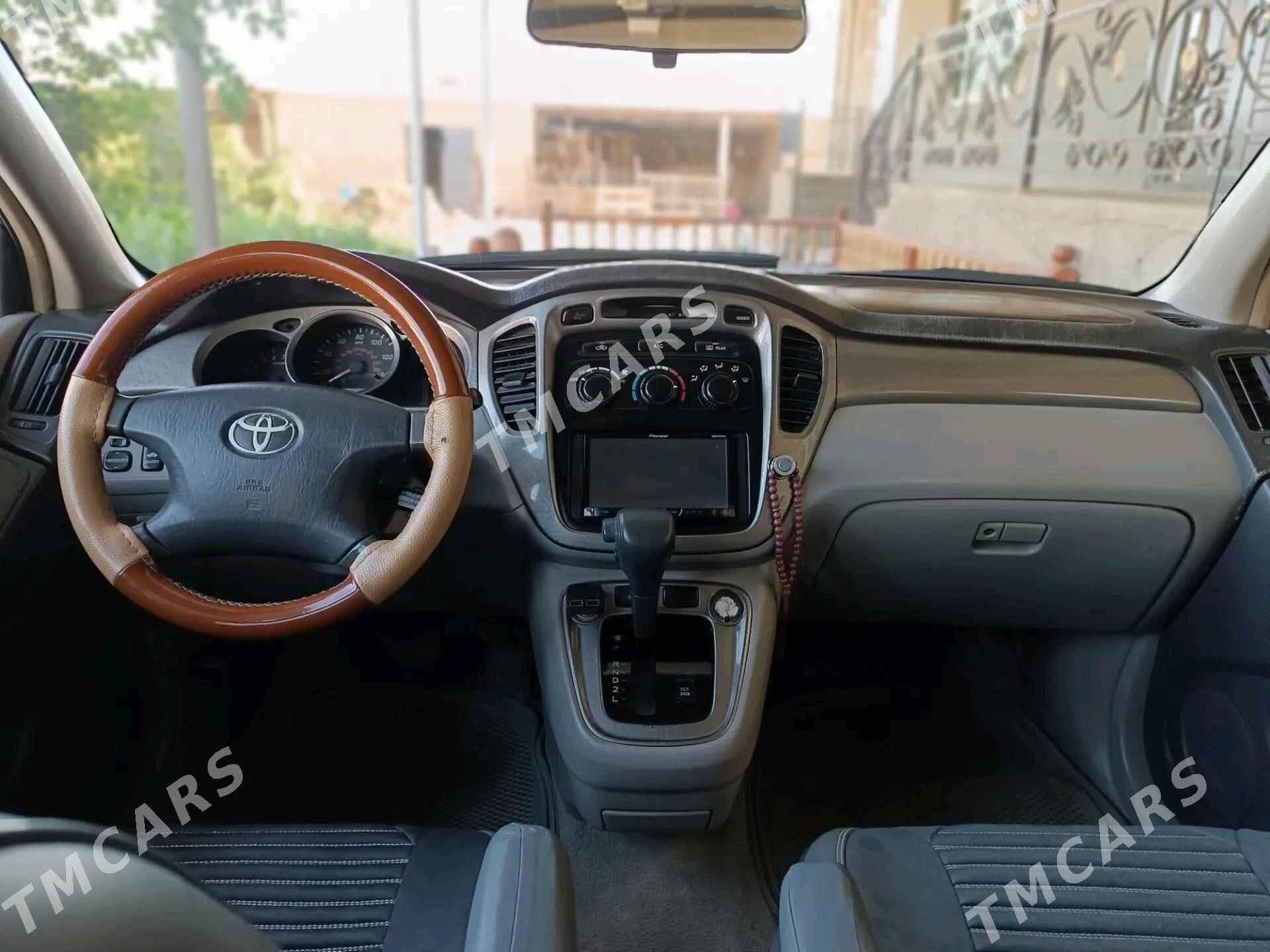 Toyota Highlander 2002 - 165 000 TMT - Байрамали - img 6