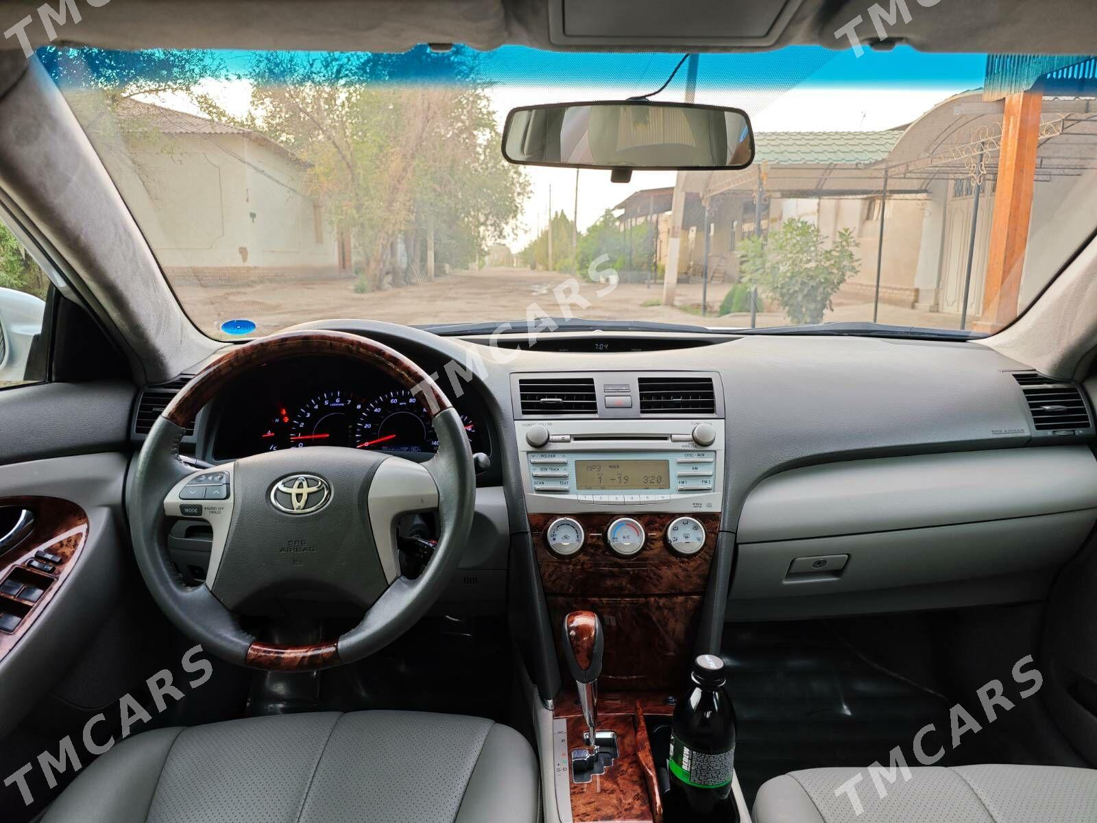 Toyota Camry 2010 - 220 000 TMT - Губадаг - img 8