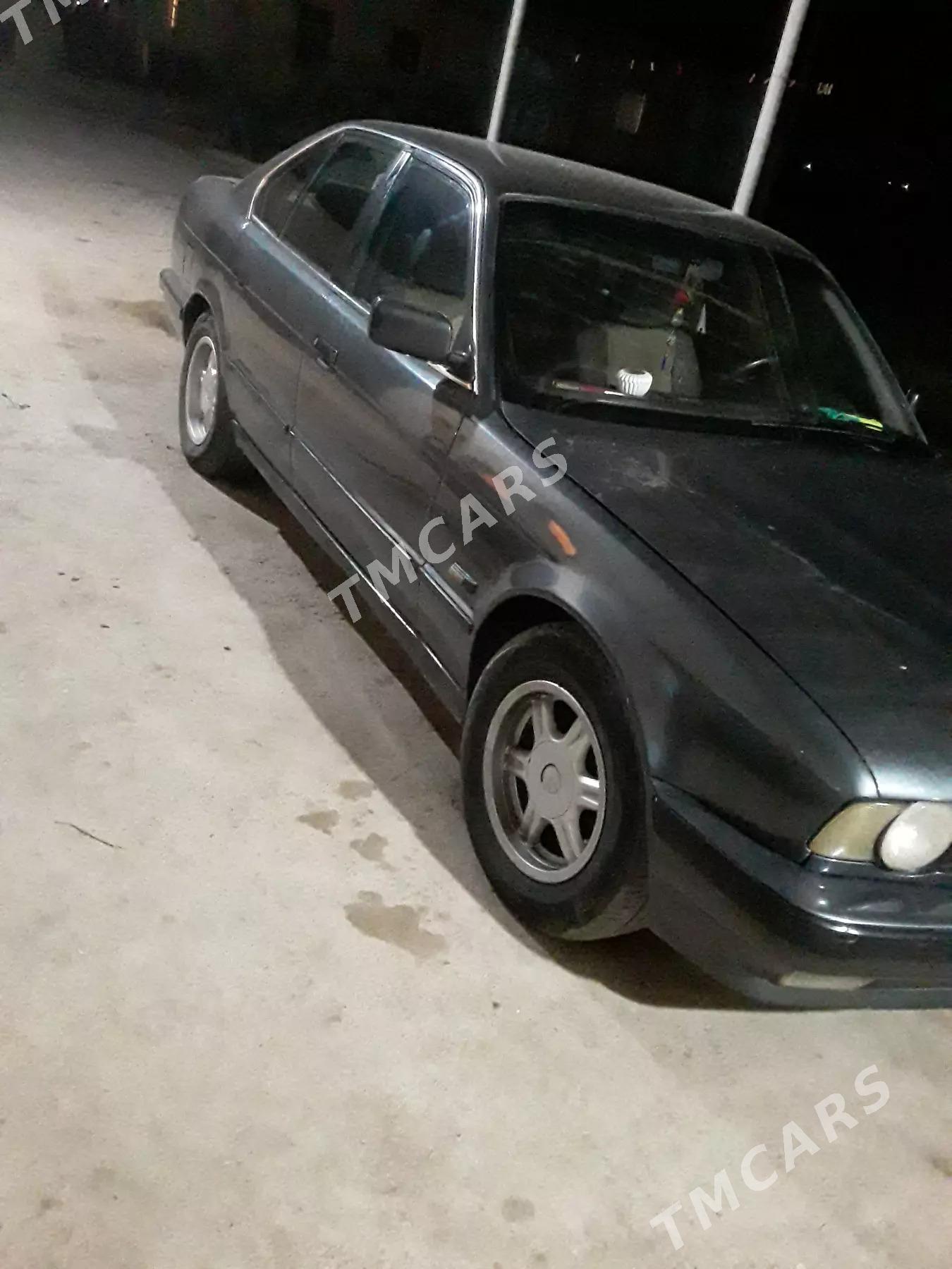 BMW 520 1990 - 35 000 TMT - Чарджоу - img 3