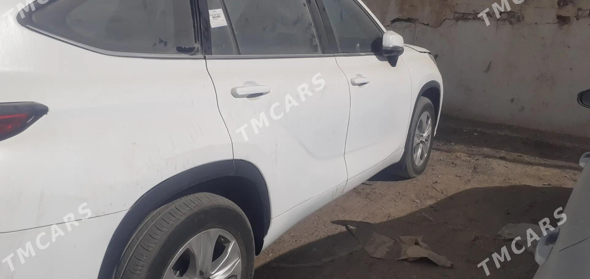 Toyota Highlander 2022 - 500 000 TMT - Ёлётен - img 4