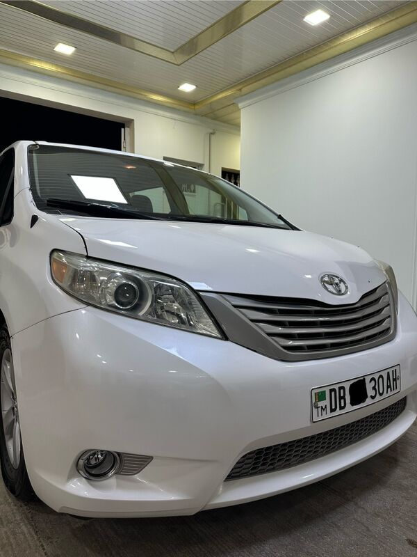 Toyota Sienna 2011 - 260 000 TMT - Ашхабад - img 8