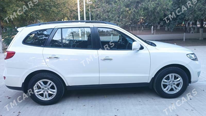 Hyundai Santa Fe 2011 - 190 000 TMT - Бахарден - img 2