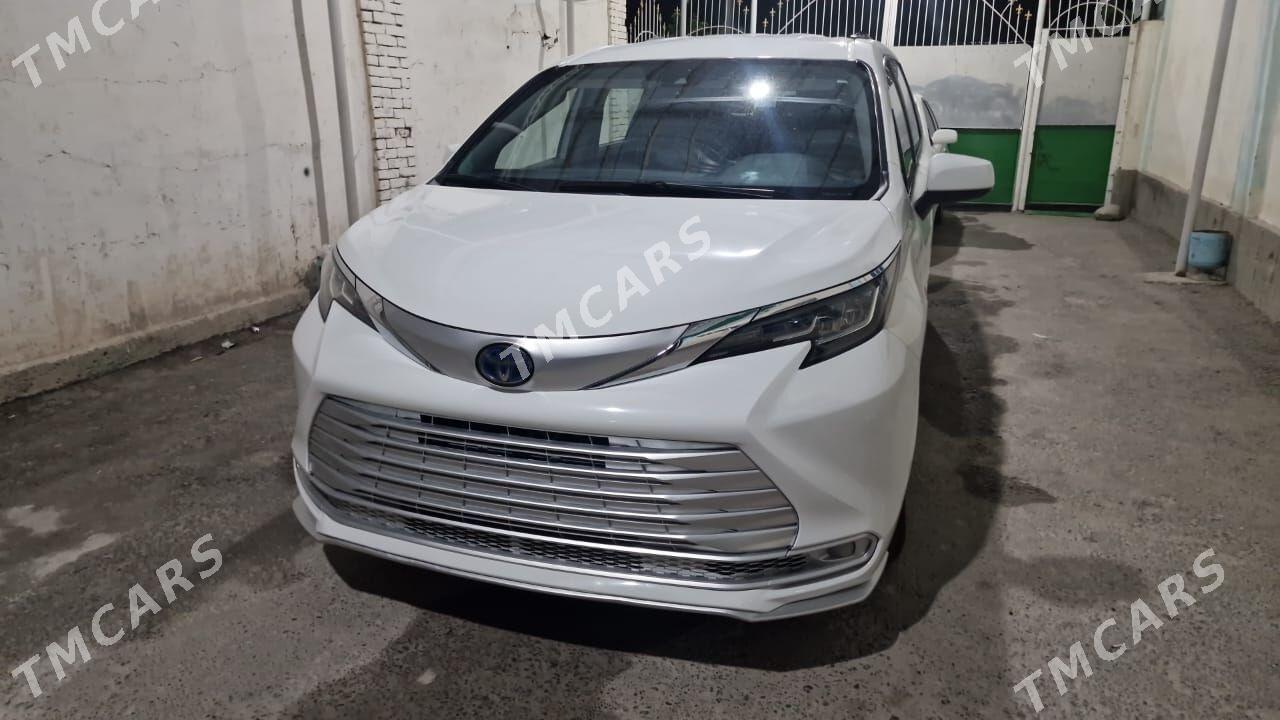 Toyota Sienna 2022 - 369 000 TMT - Ашхабад - img 3
