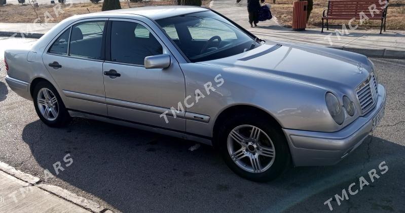 Mercedes-Benz E-Class 1995 - 60 000 TMT - Гороглы (Тагта) - img 3