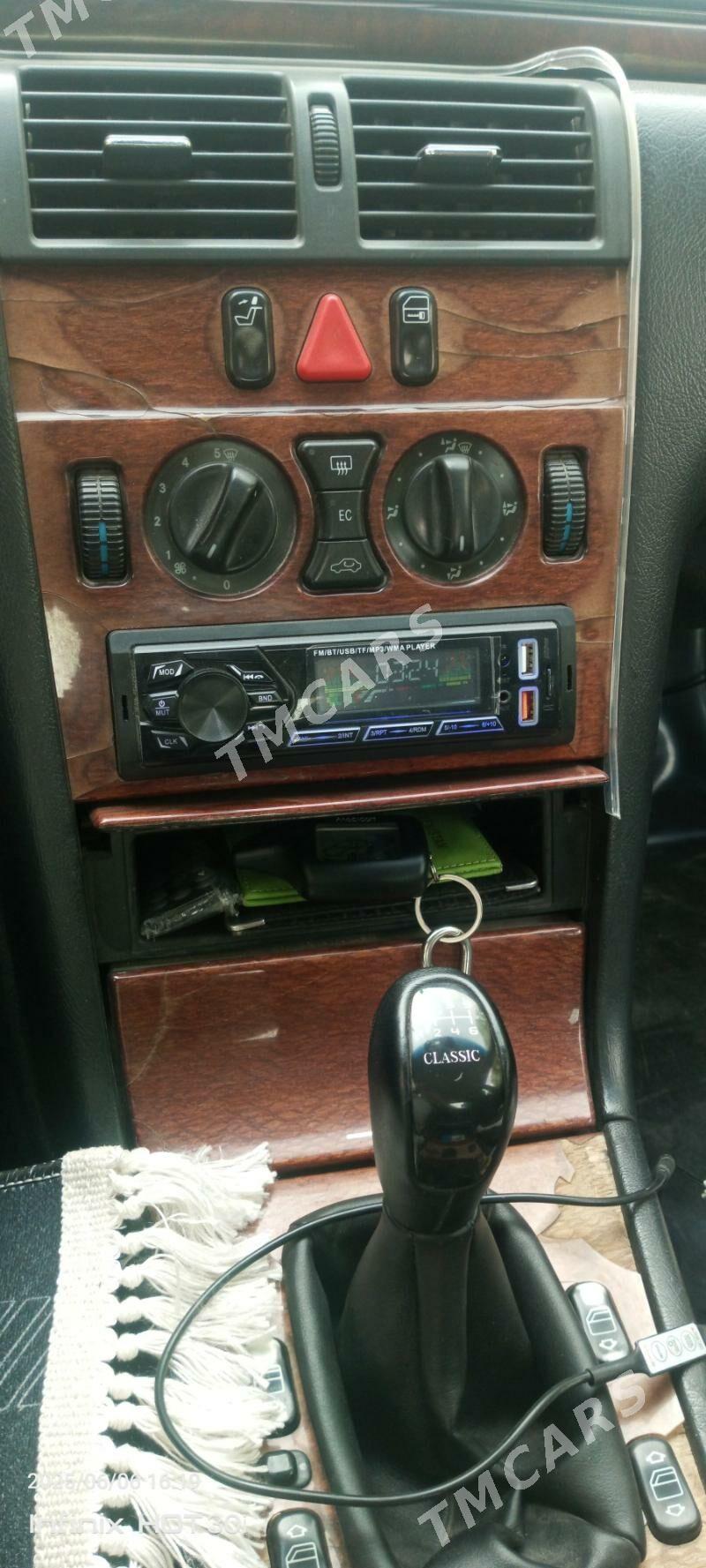Mercedes-Benz E-Class 1995 - 60 000 TMT - Гороглы (Тагта) - img 6