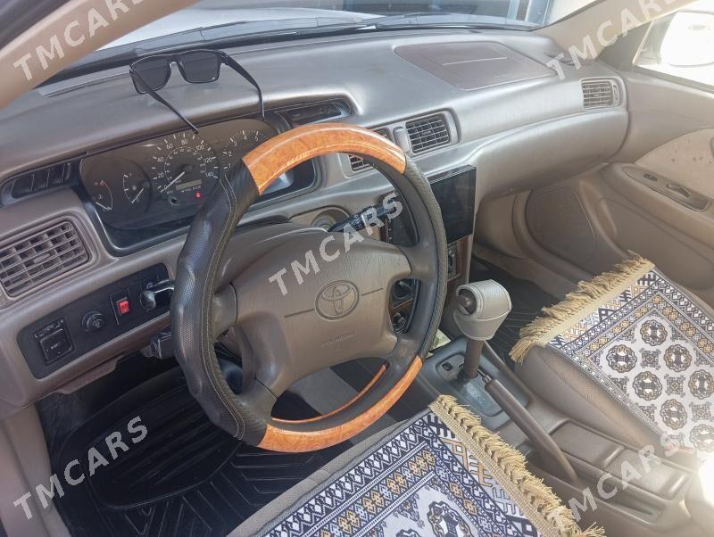 Toyota Camry 2001 - 140 000 TMT - Дянев - img 5