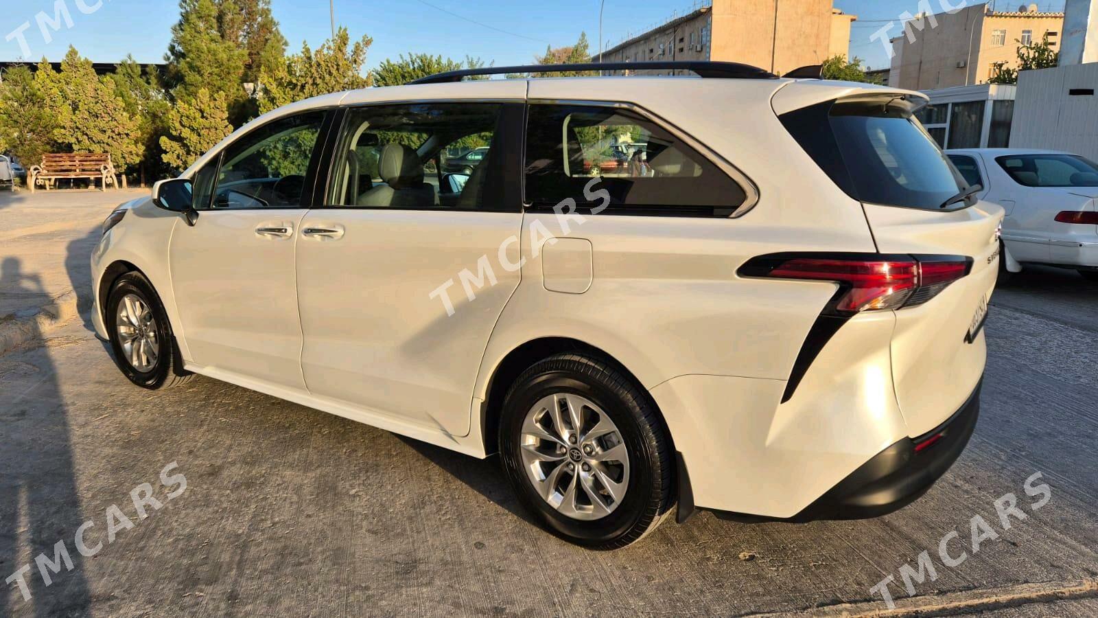 Toyota Sienna 2022 - 552 000 TMT - Балканабат - img 2