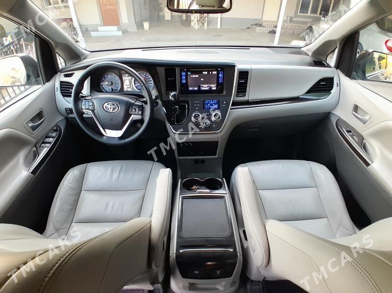 Toyota Sienna 2018 - 405 000 TMT - Халач - img 7