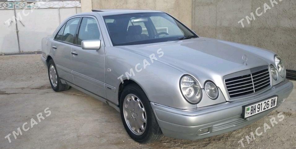 Mercedes-Benz E320 1999 - 86 000 TMT - Гумдаг - img 3