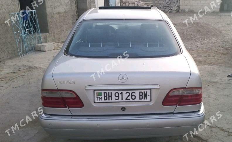 Mercedes-Benz E320 1999 - 86 000 TMT - Гумдаг - img 5