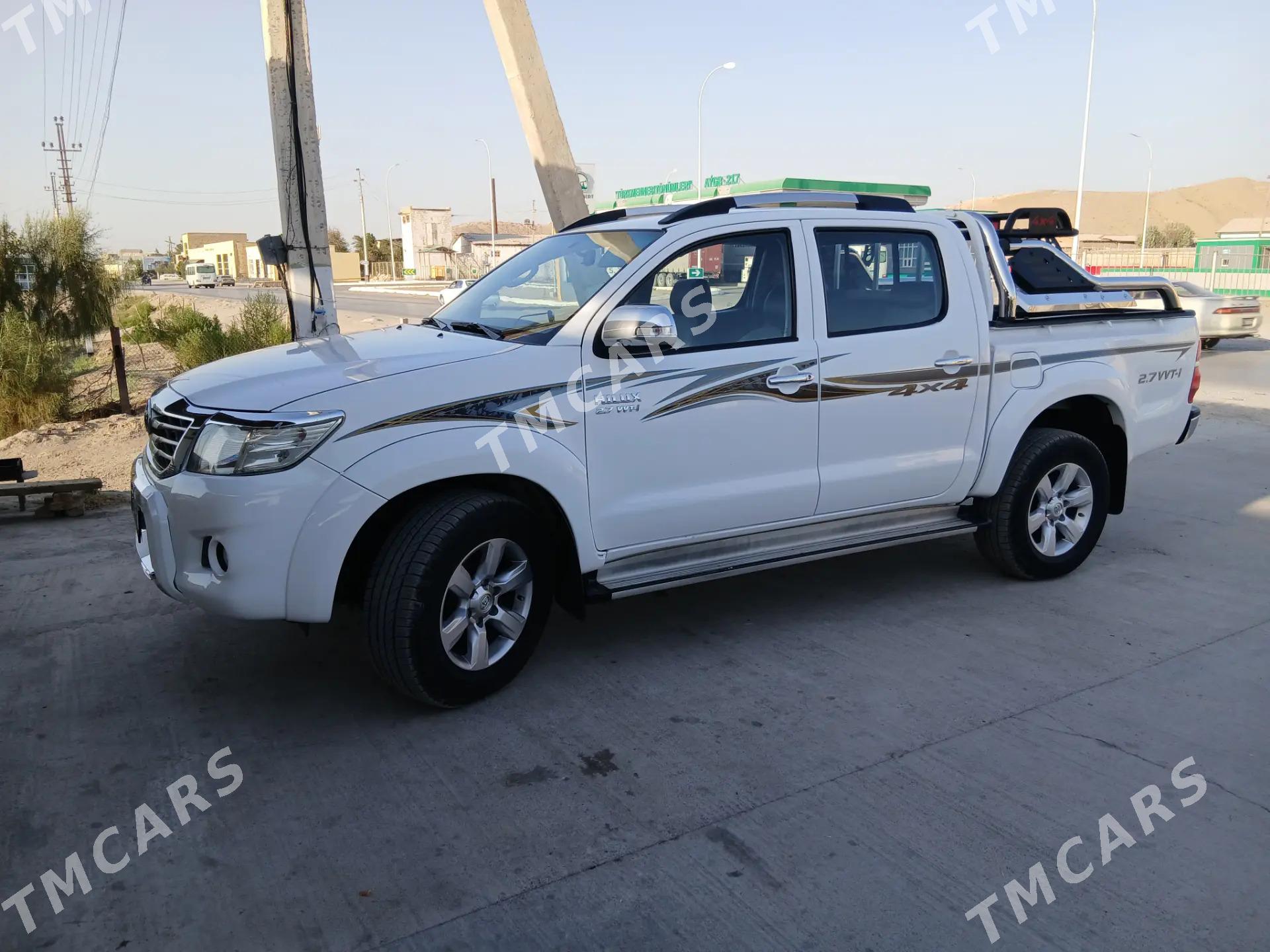 Toyota Hilux 2015 - 440 000 TMT - Керки - img 2