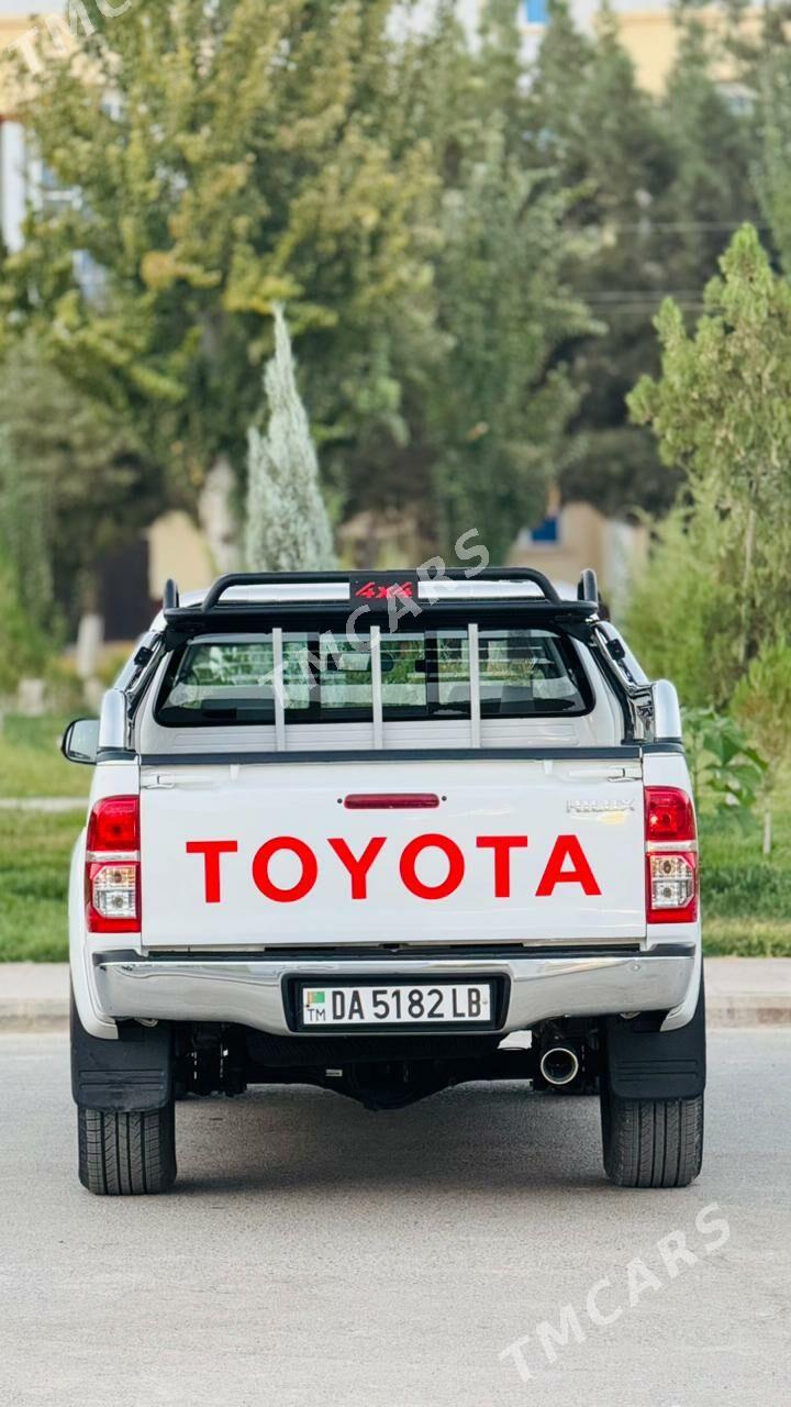 Toyota Hilux 2015 - 440 000 TMT - Керки - img 4