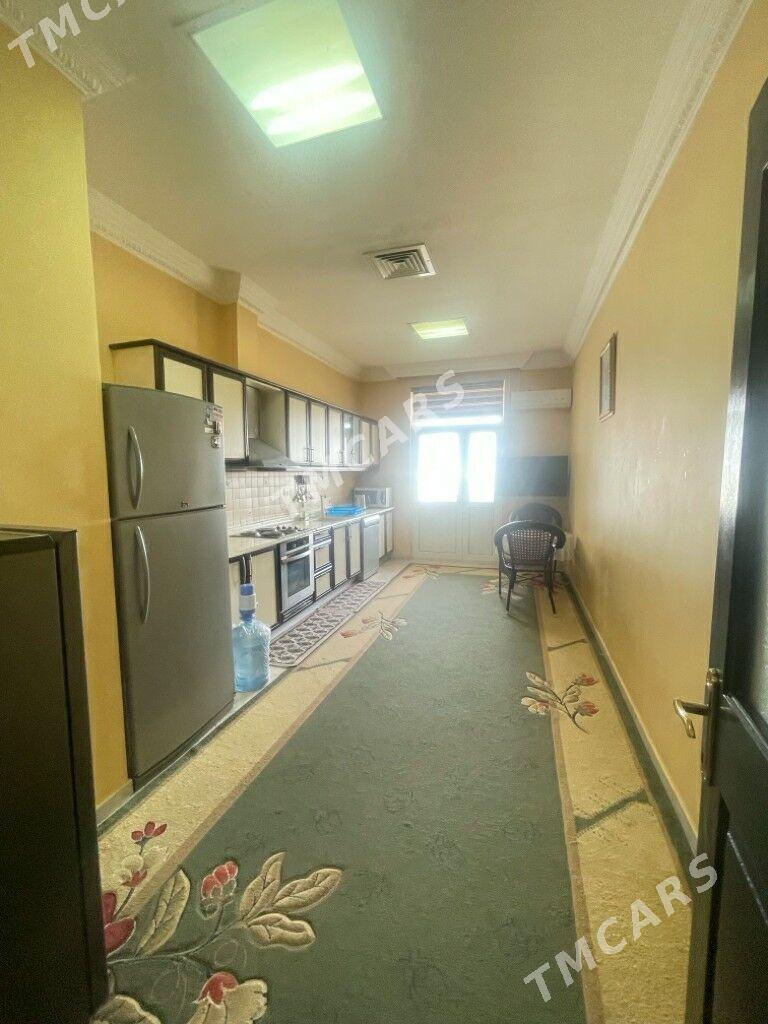 4 ком Подвойская 216 кв² - Podwoýski köç. (Bitarap Türkmenistan şaýoly) - img 3
