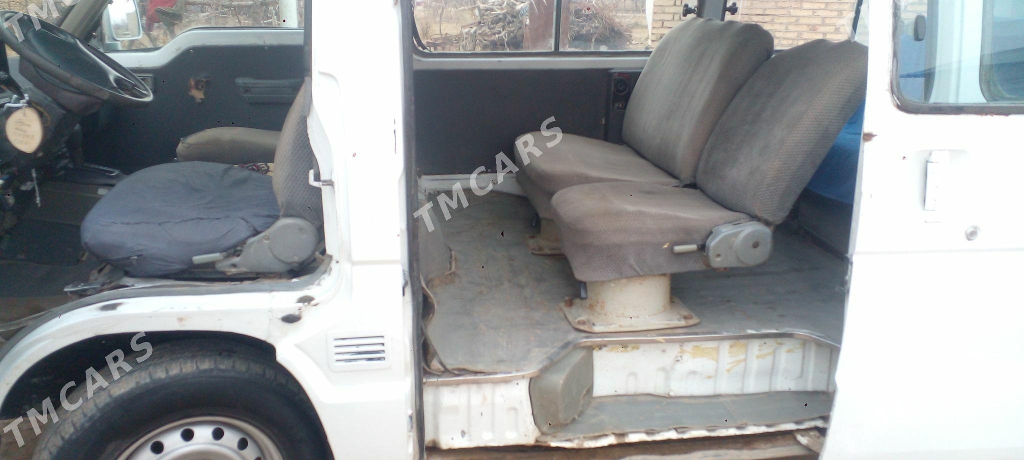 Toyota Hiace 1988 - 30 000 TMT - Mary - img 4