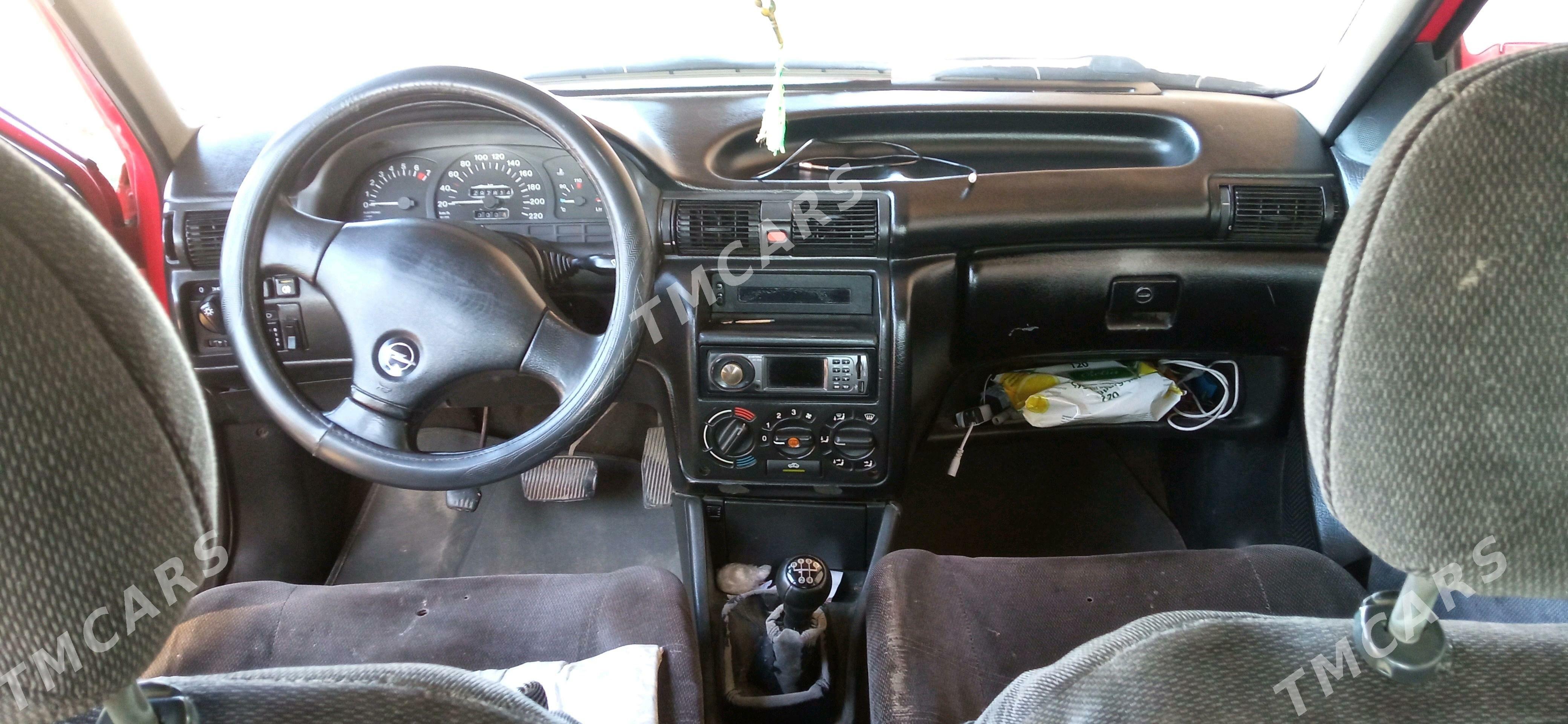 Opel Astra 1992 - 30 000 TMT - Дашогуз - img 5