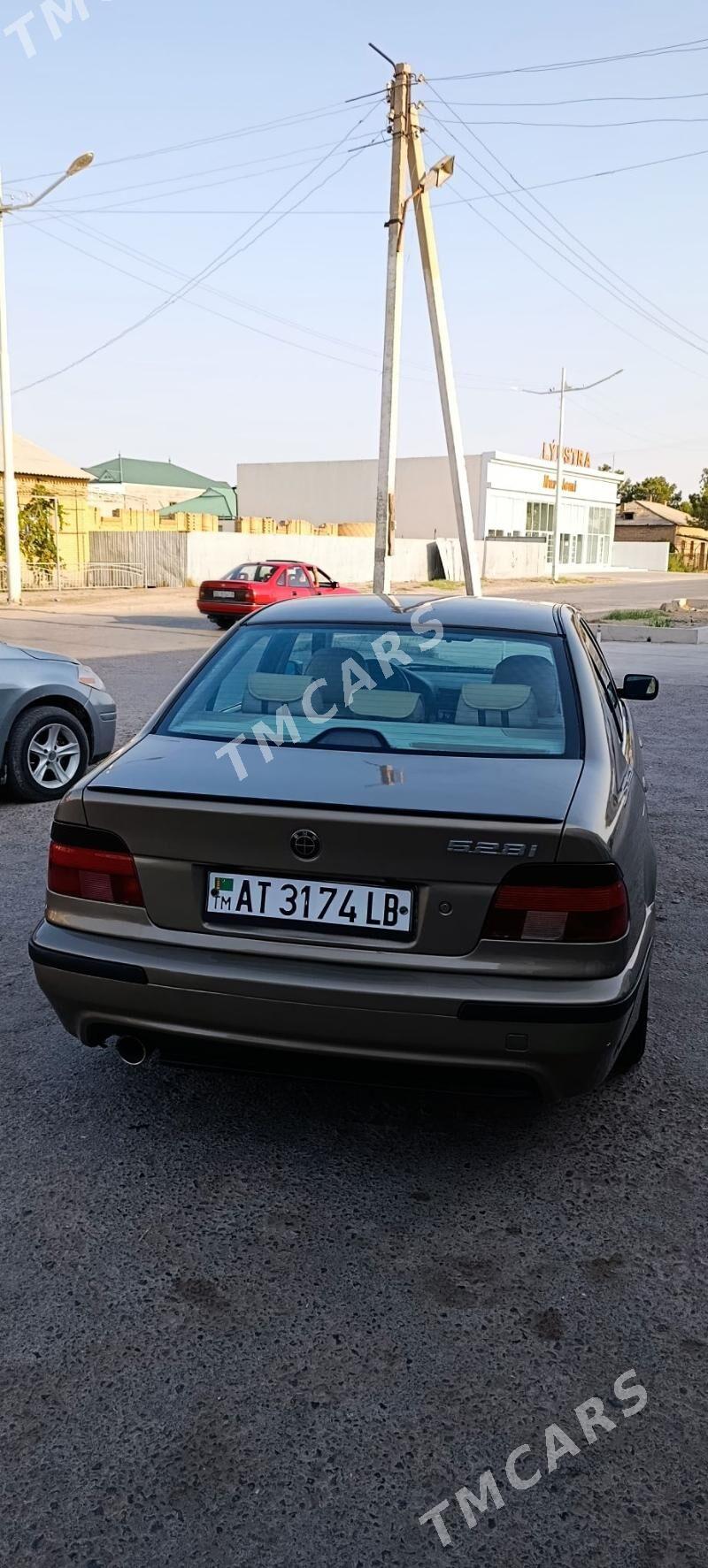 BMW 528 2000 - 110 000 TMT - Türkmenabat - img 2