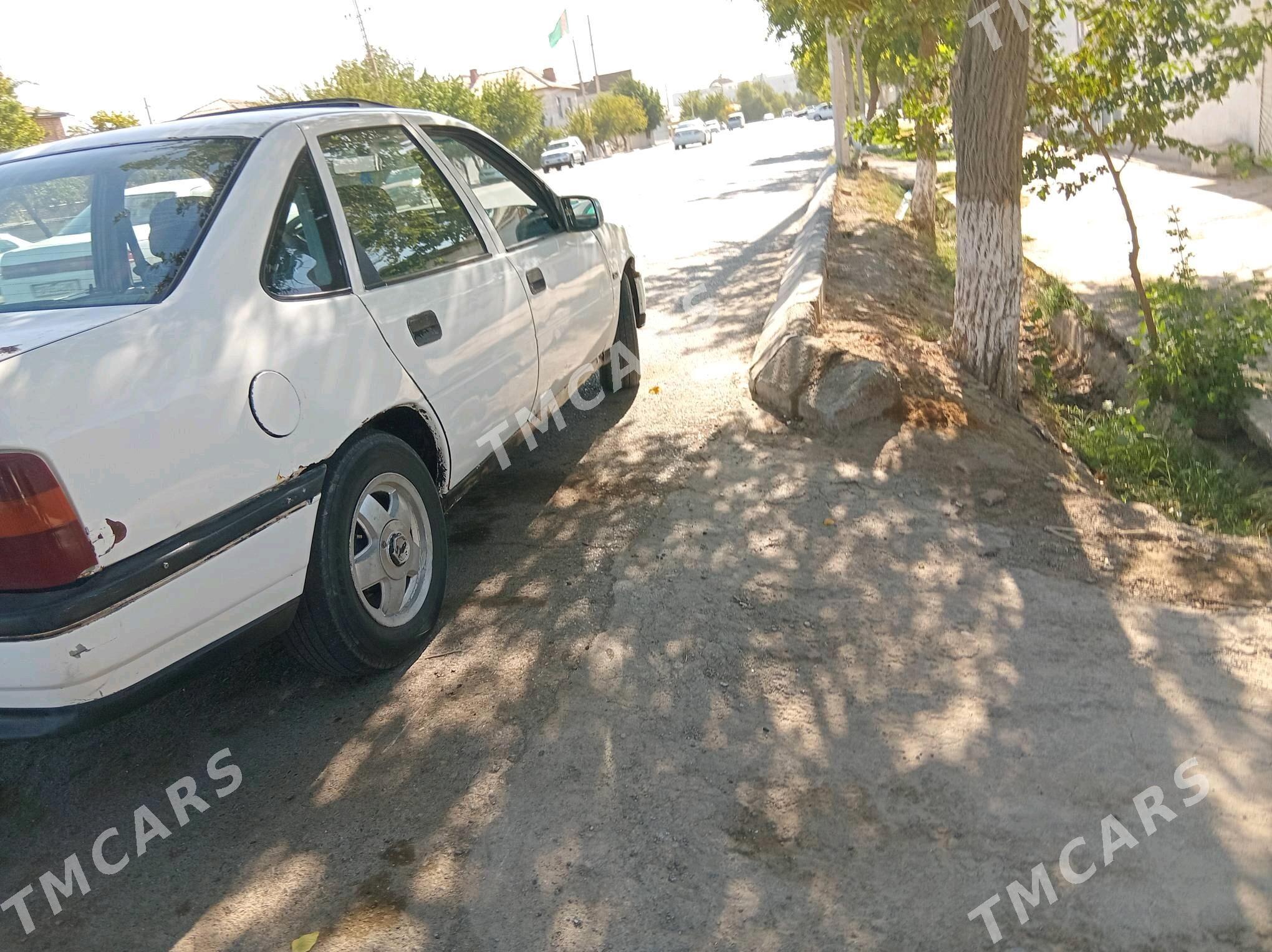 Opel Vectra 1990 - 25 000 TMT - Mary - img 2