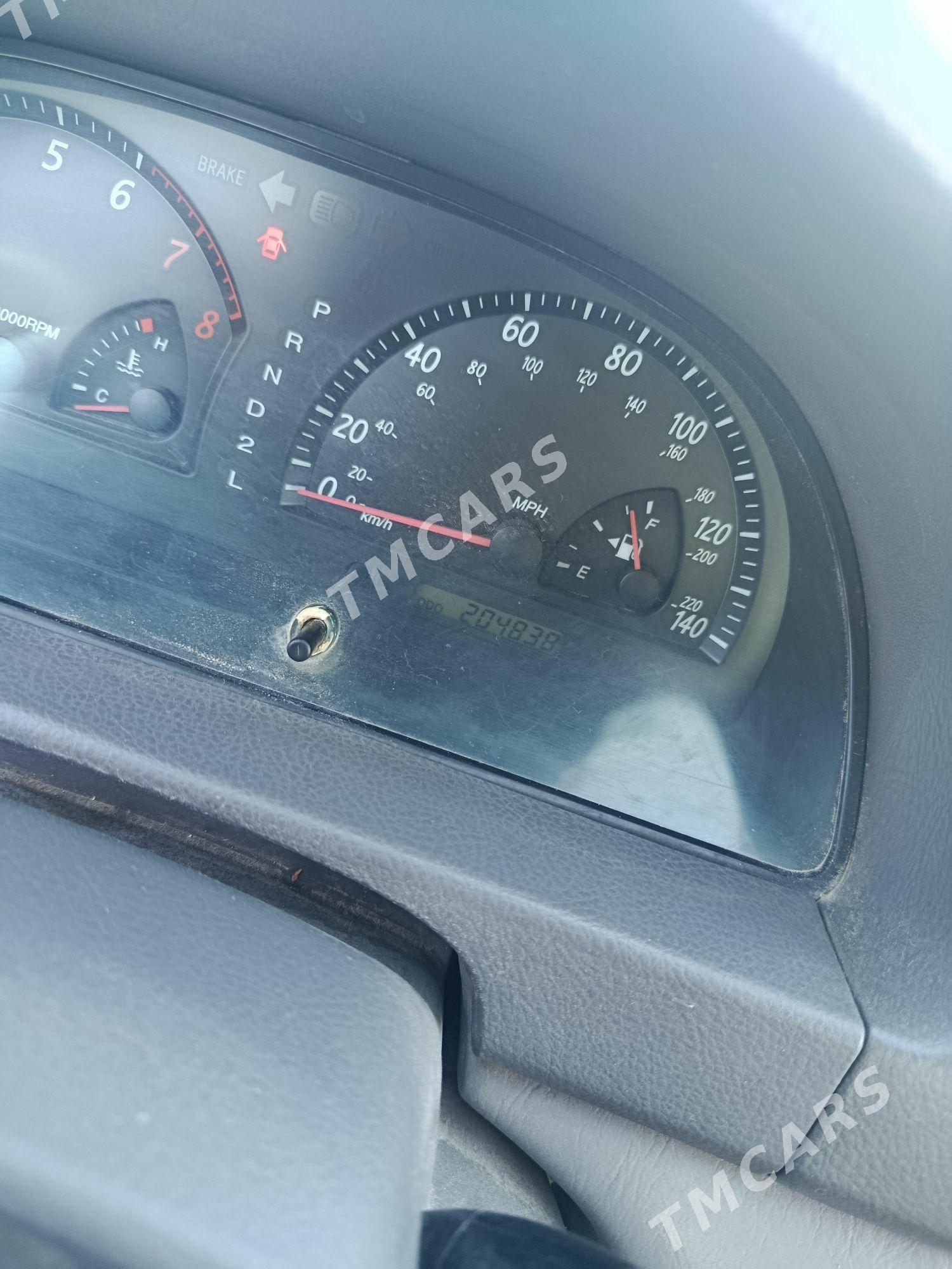 Toyota Camry 2002 - 150 000 TMT - Дашогуз - img 1