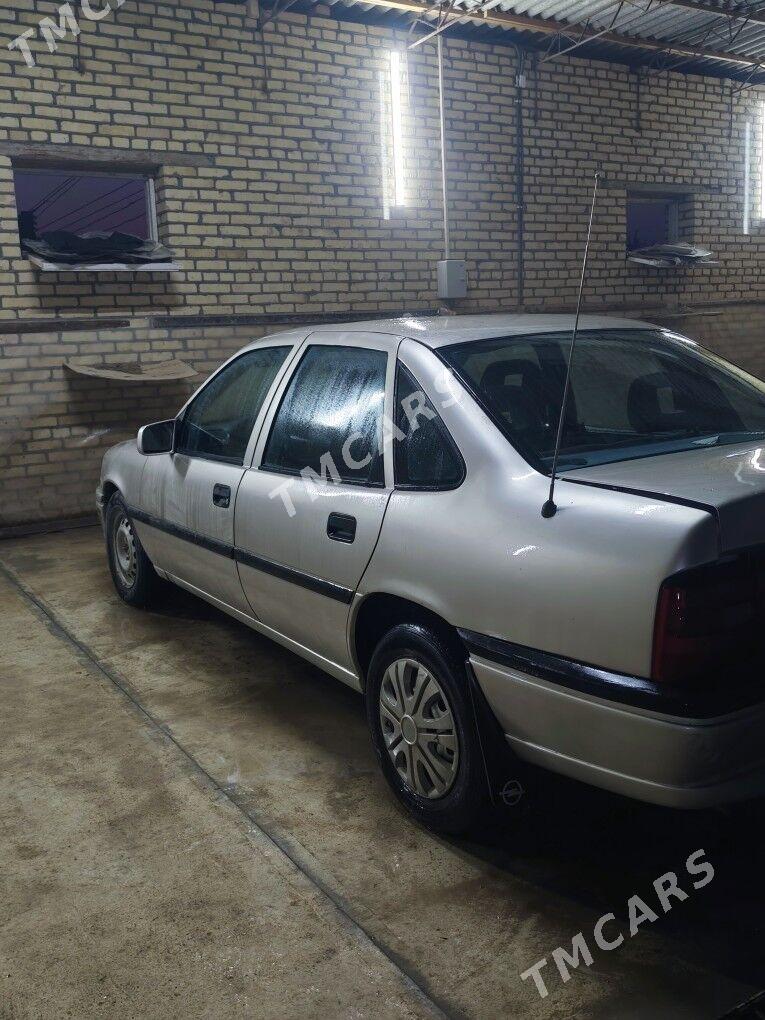 Opel Vectra 1993 - 40 000 TMT - Сакарчага - img 3