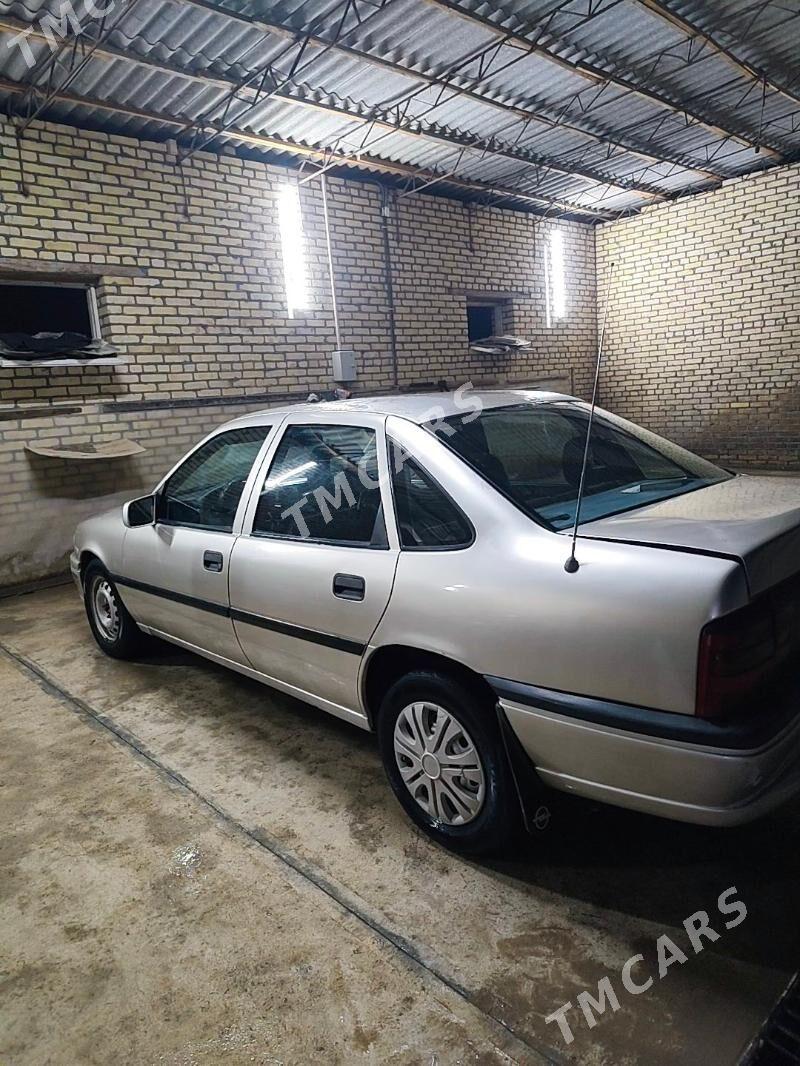 Opel Vectra 1993 - 40 000 TMT - Сакарчага - img 5