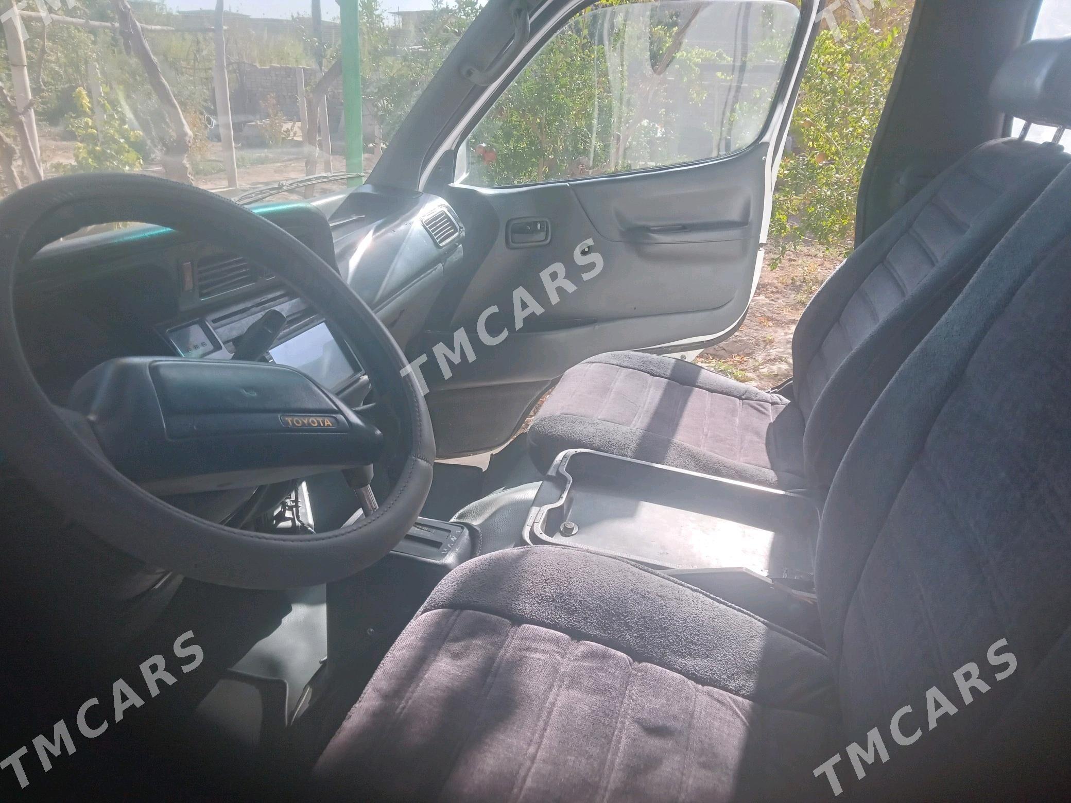 Toyota Hiace 1990 - 80 000 TMT - Mary - img 6