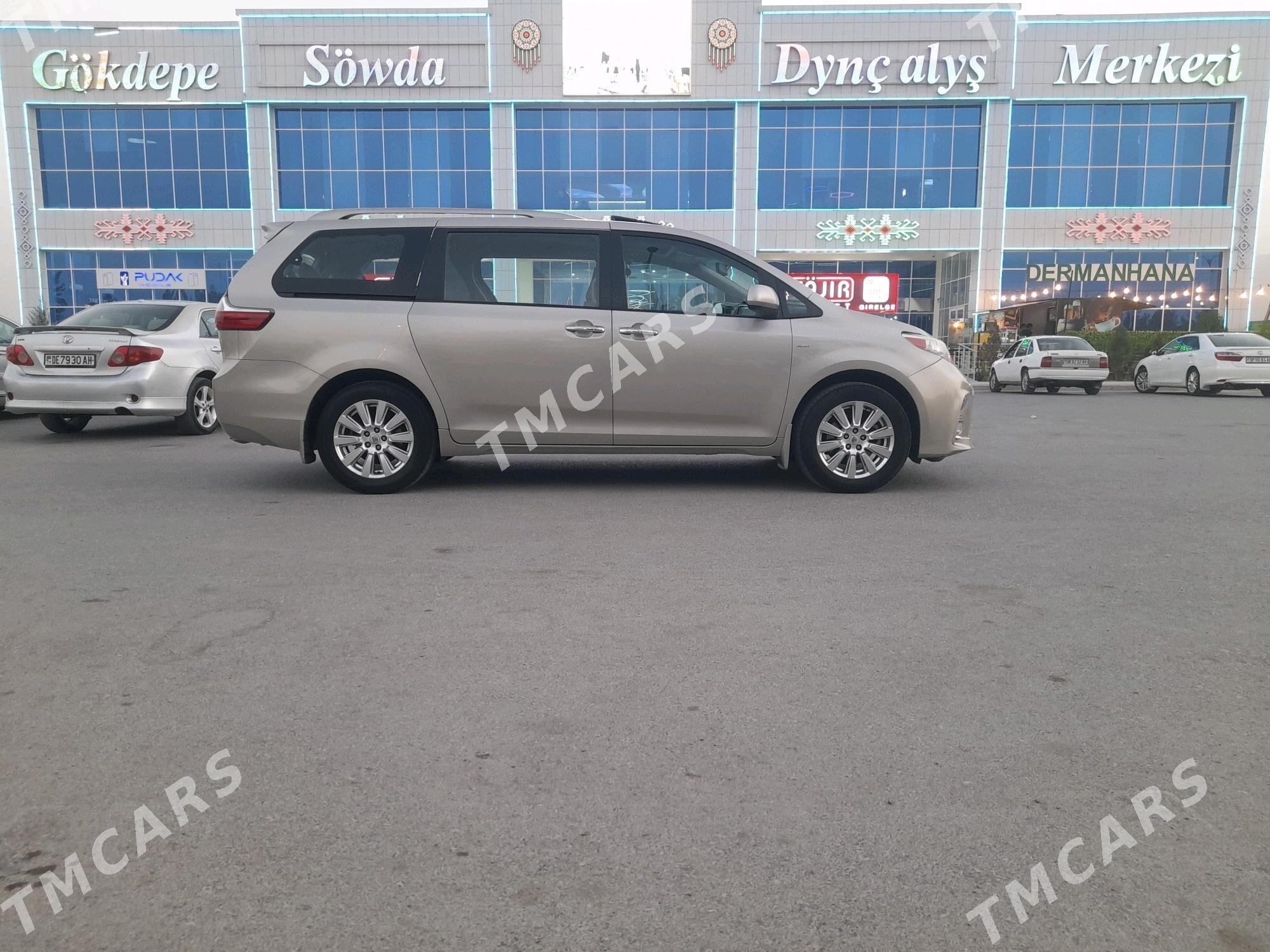 Toyota Sienna 2017 - 365 000 TMT - Гёкдепе - img 3