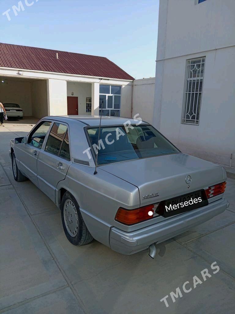 Mercedes-Benz 190E 1990 - 26 000 TMT - Balkanabat - img 4