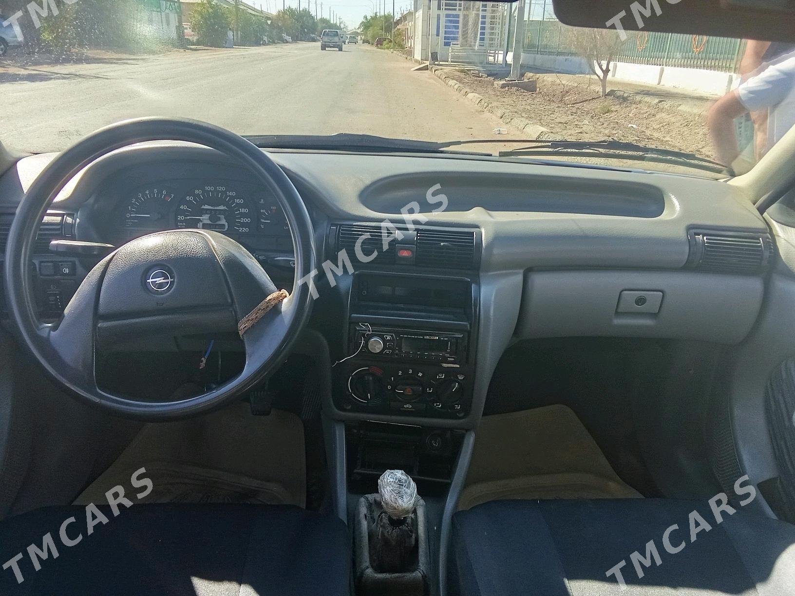 Opel Astra 1993 - 32 000 TMT - Gubadag - img 6