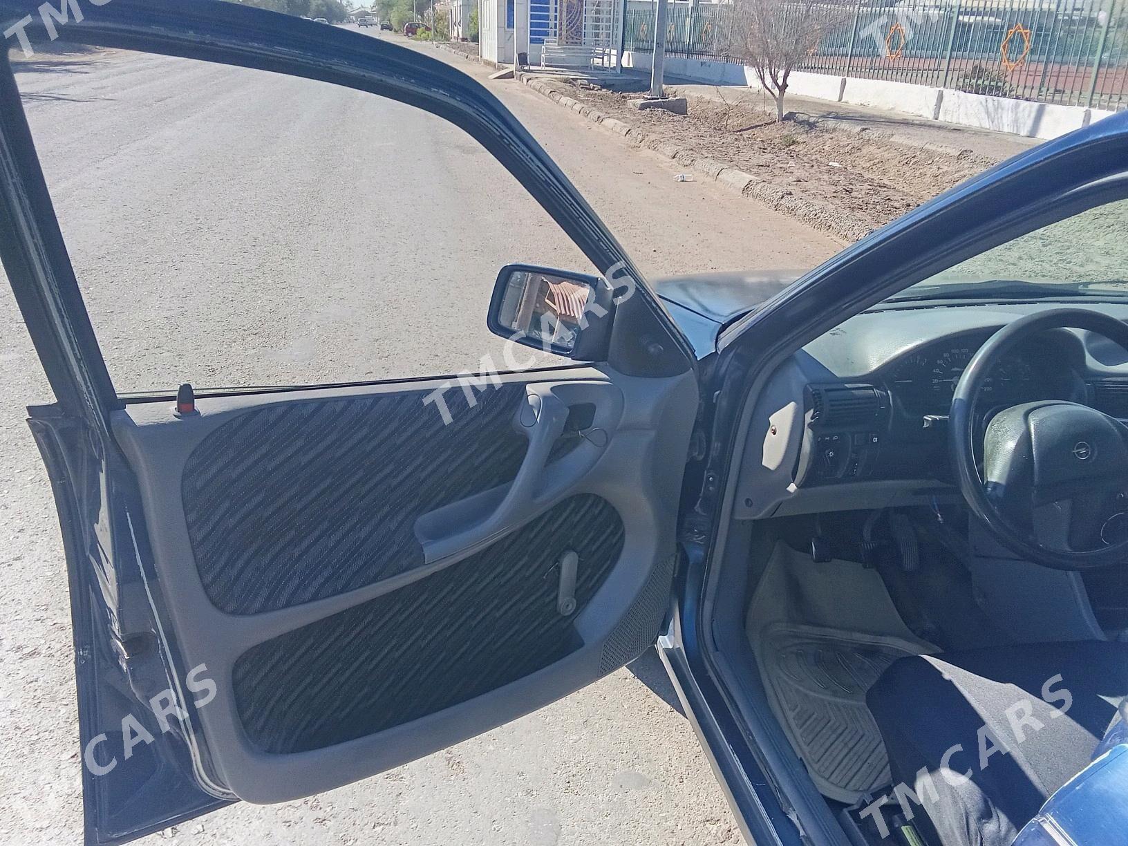 Opel Astra 1993 - 32 000 TMT - Gubadag - img 3