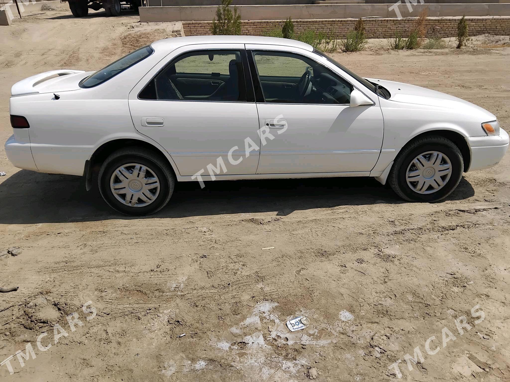 Toyota Camry 1998 - 100 000 TMT - Дашогуз - img 4