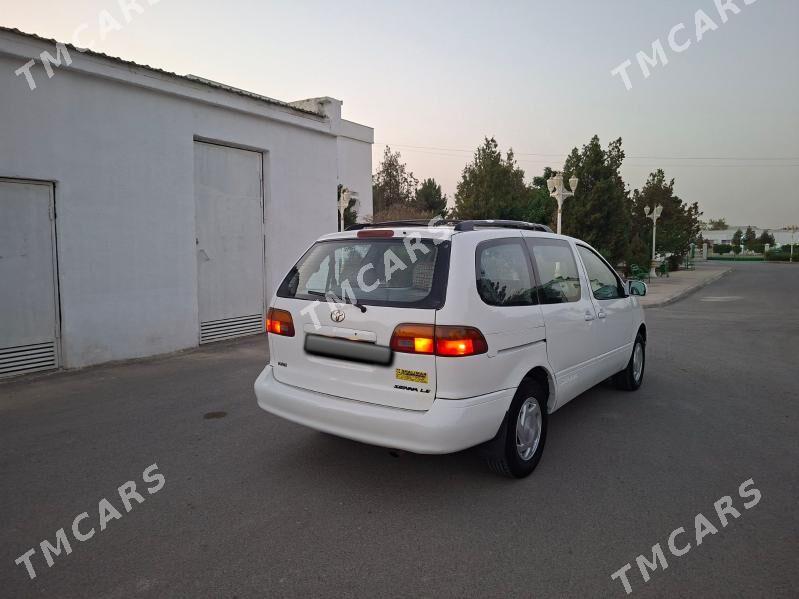 Toyota Sienna 2000 - 140 000 TMT - Bäherden - img 2