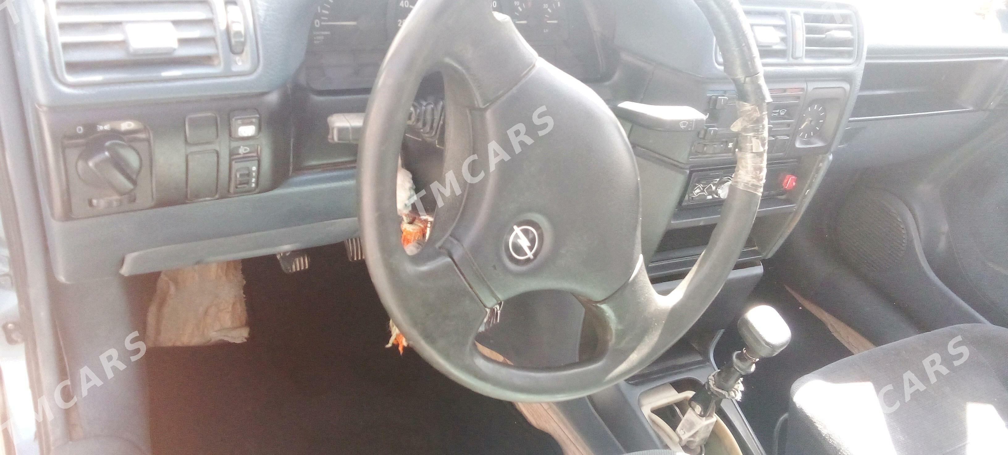 Opel Vectra 1990 - 32 000 TMT - Сакарчага - img 5