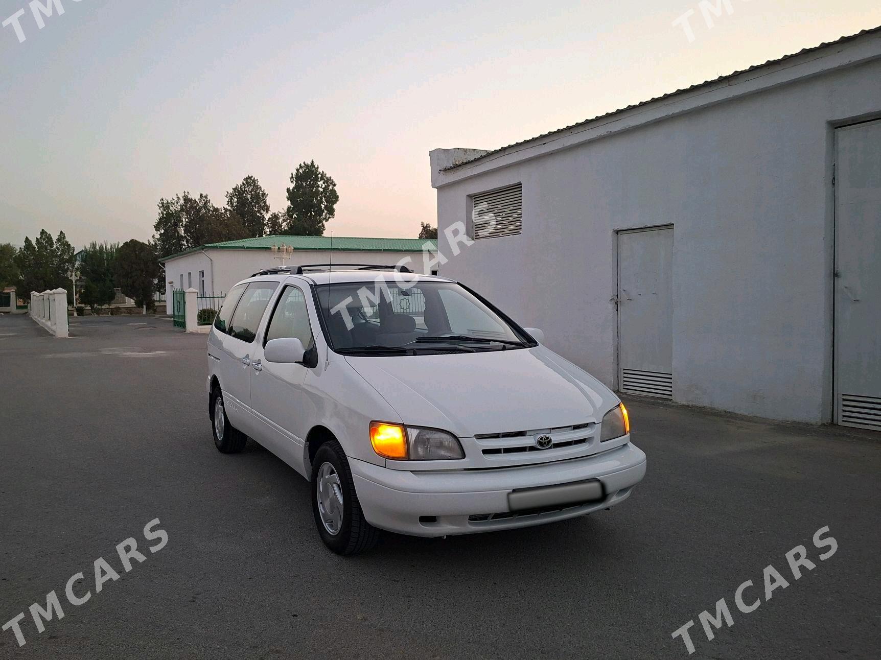 Toyota Sienna 2000 - 140 000 TMT - Bäherden - img 7
