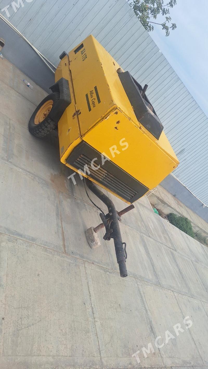 JCB 3CX Compact 2012 - 85 000 TMT - Ашхабад - img 3