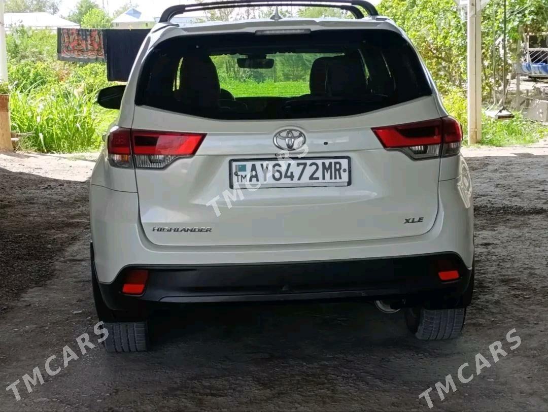 Toyota Highlander 2018 - 460 000 TMT - Мургап - img 3