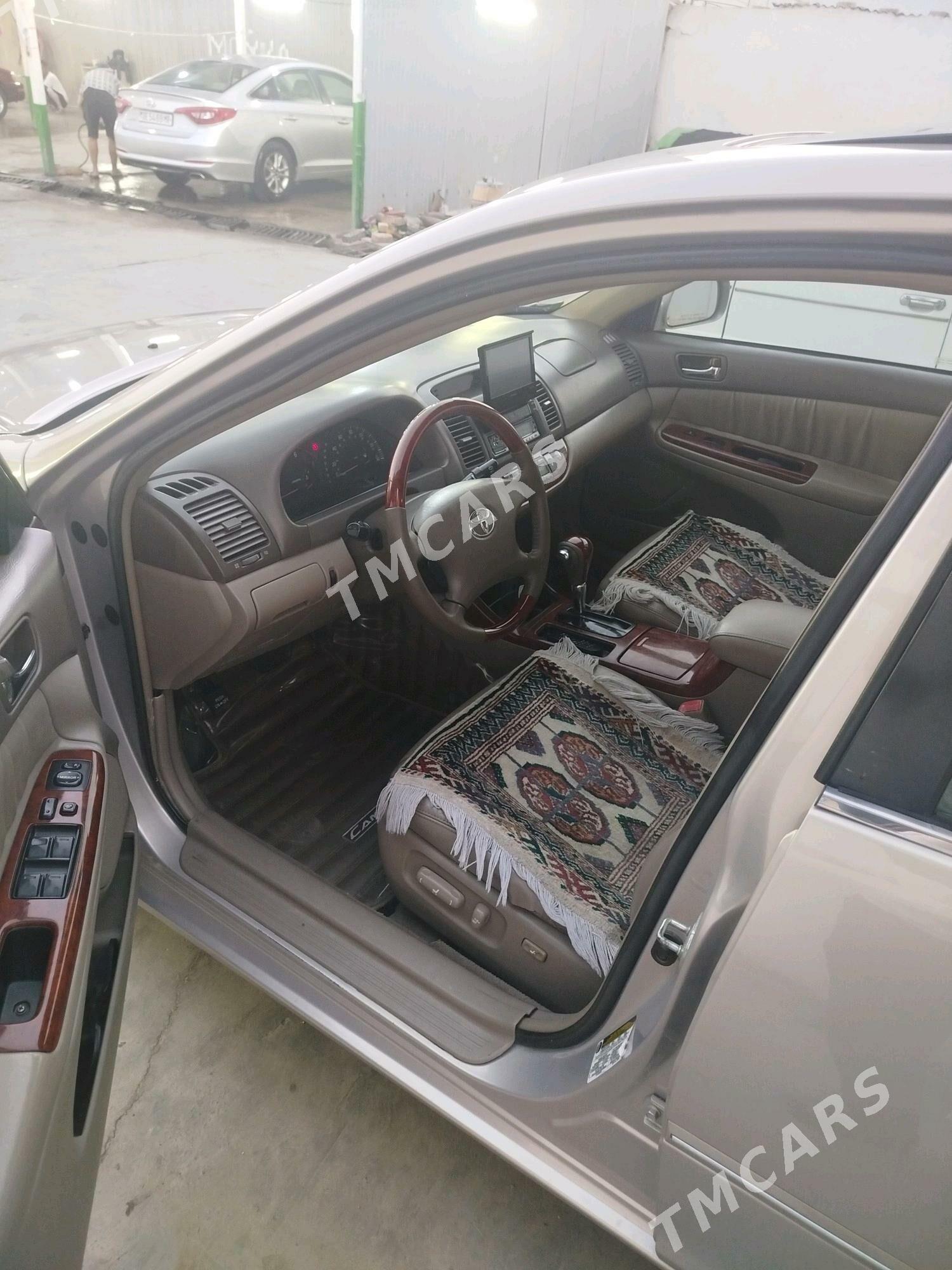 Toyota Camry 2004 - 240 000 TMT - Мары - img 7