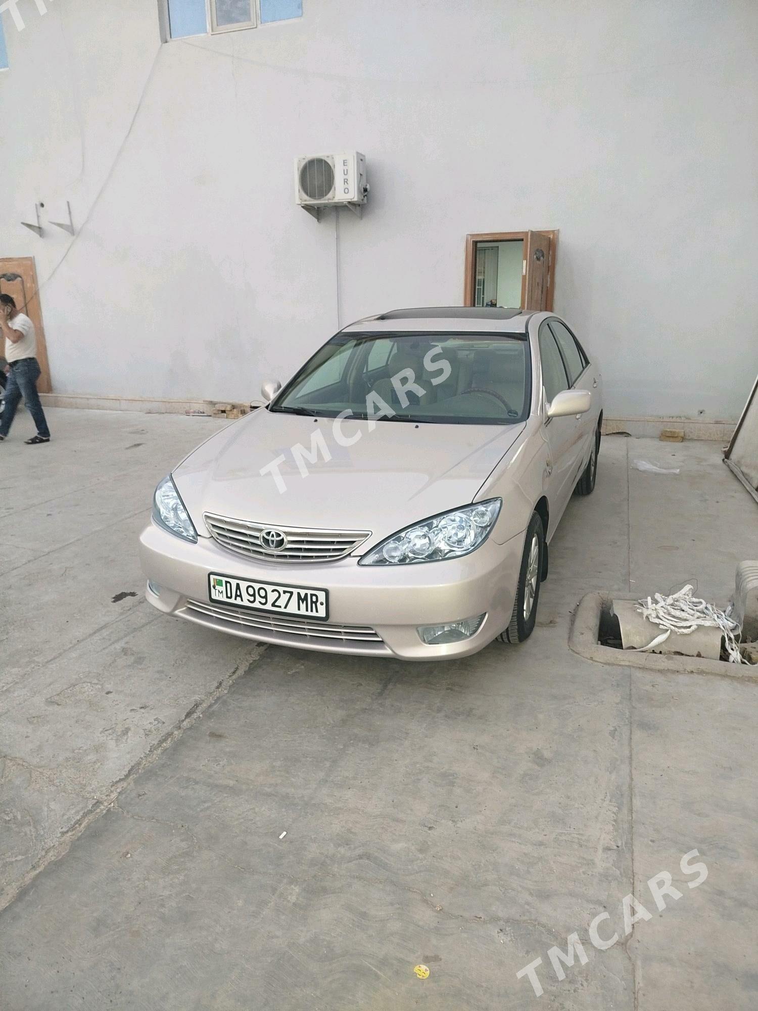 Toyota Camry 2004 - 240 000 TMT - Мары - img 3