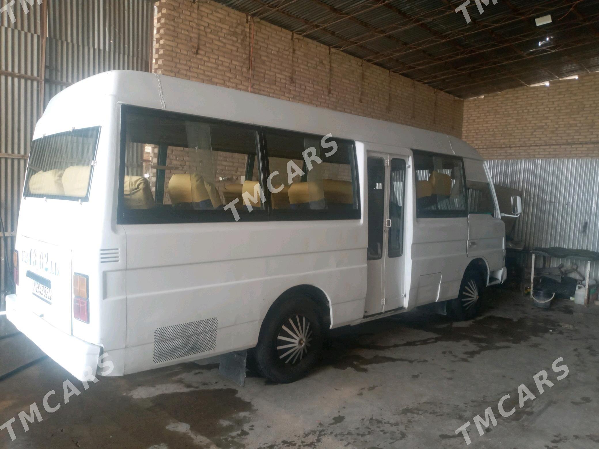 Mitsubishi Fuso 1995 - 100 000 TMT - Туркменабат - img 3