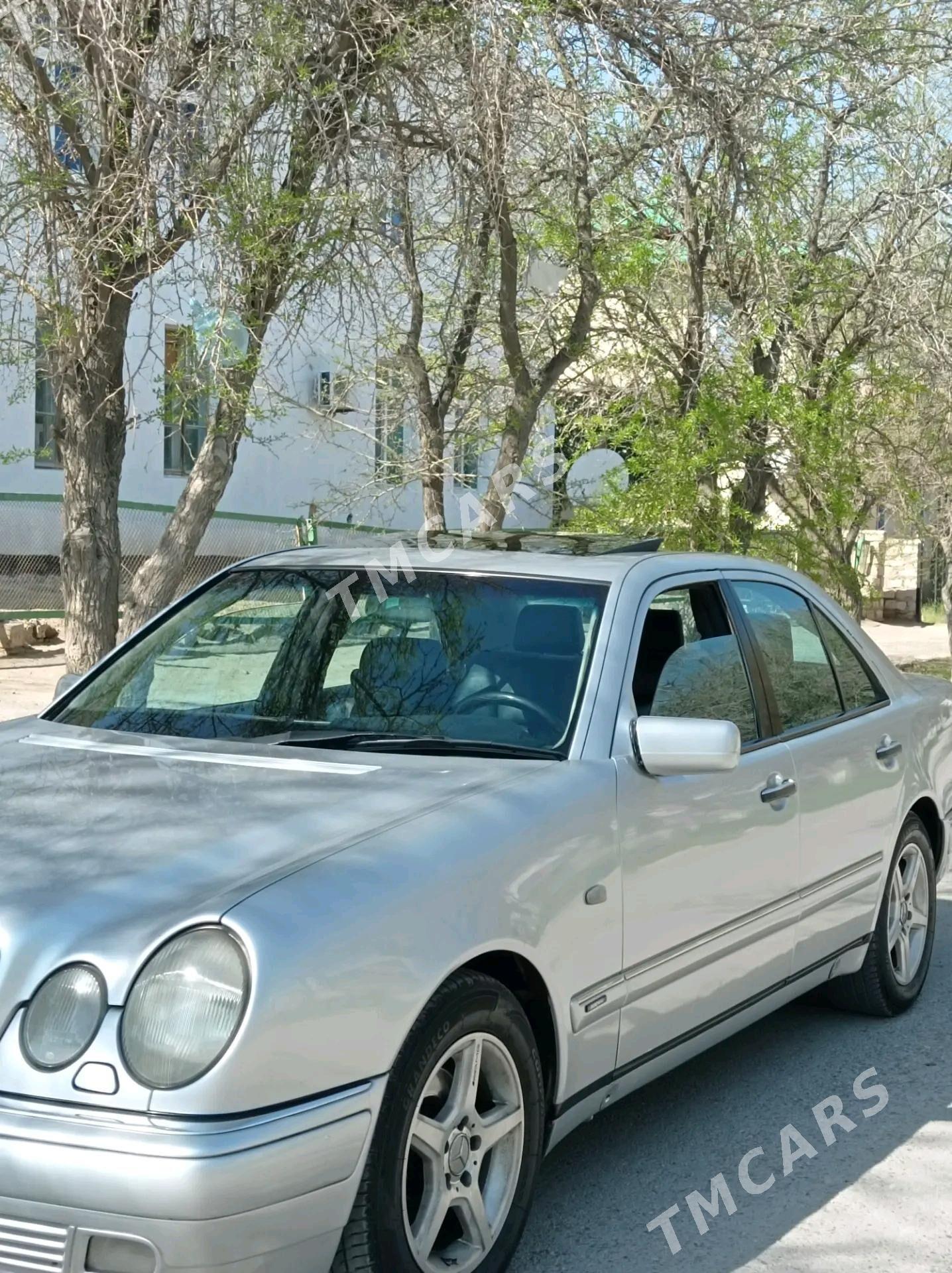 Mercedes-Benz C320 1999 - 128 000 TMT - Туркменбаши - img 3
