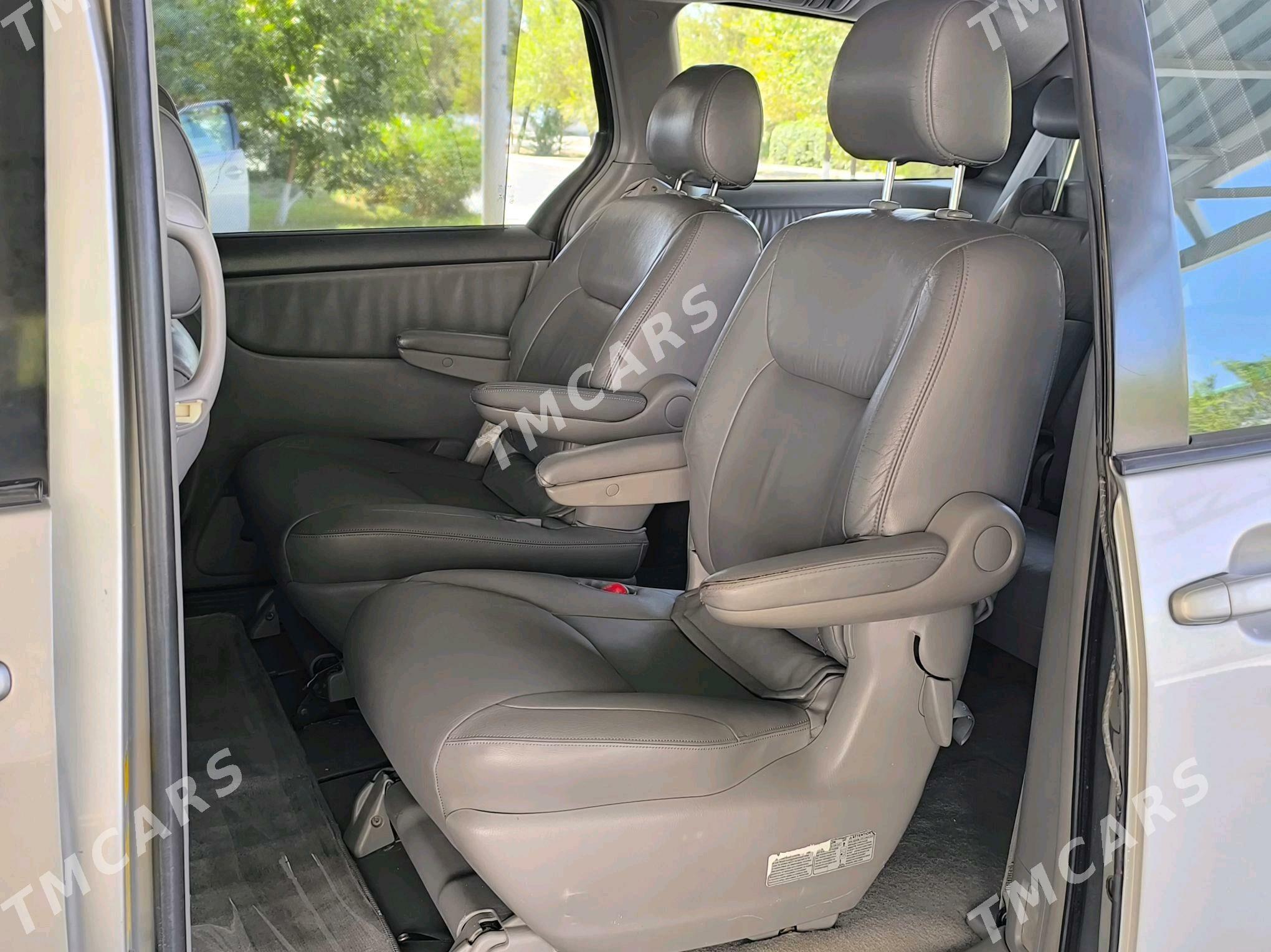 Toyota Sienna 2004 - 258 000 TMT - Türkmenabat - img 6