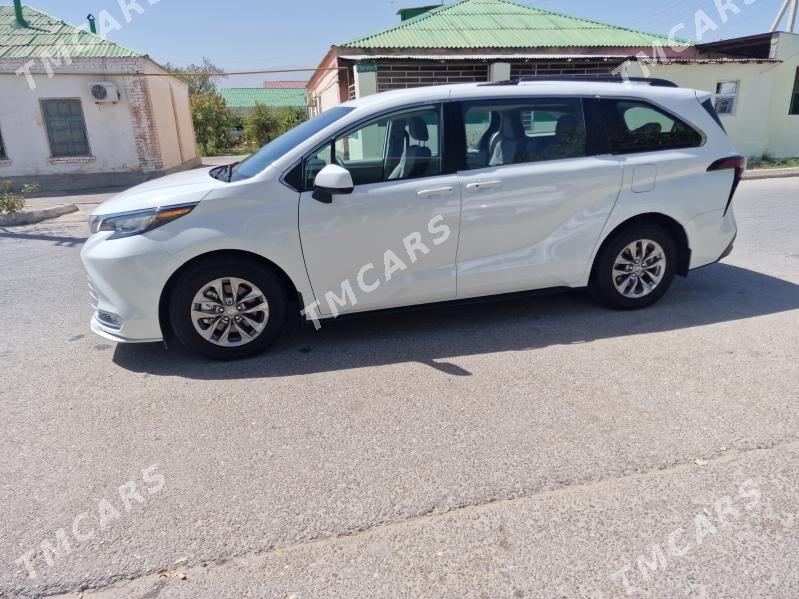 Toyota Sienna 2022 - 370 000 TMT - Ашхабад - img 5