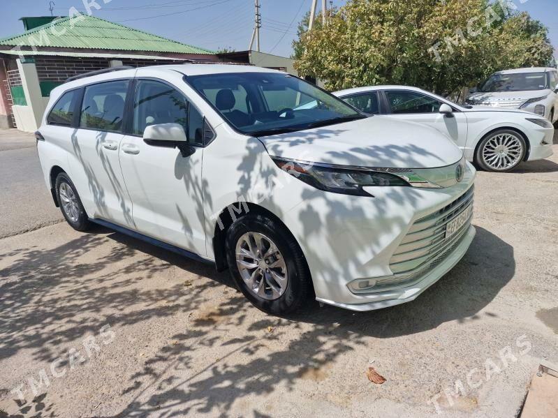 Toyota Sienna 2022 - 370 000 TMT - Ашхабад - img 9