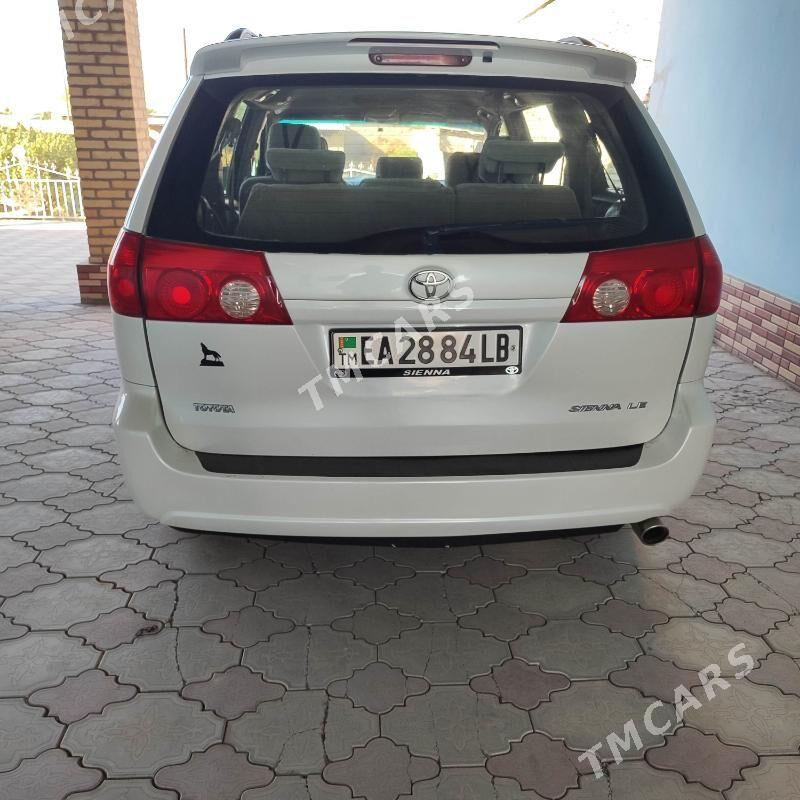 Toyota Sienna 2006 - 210 000 TMT - Халач - img 6