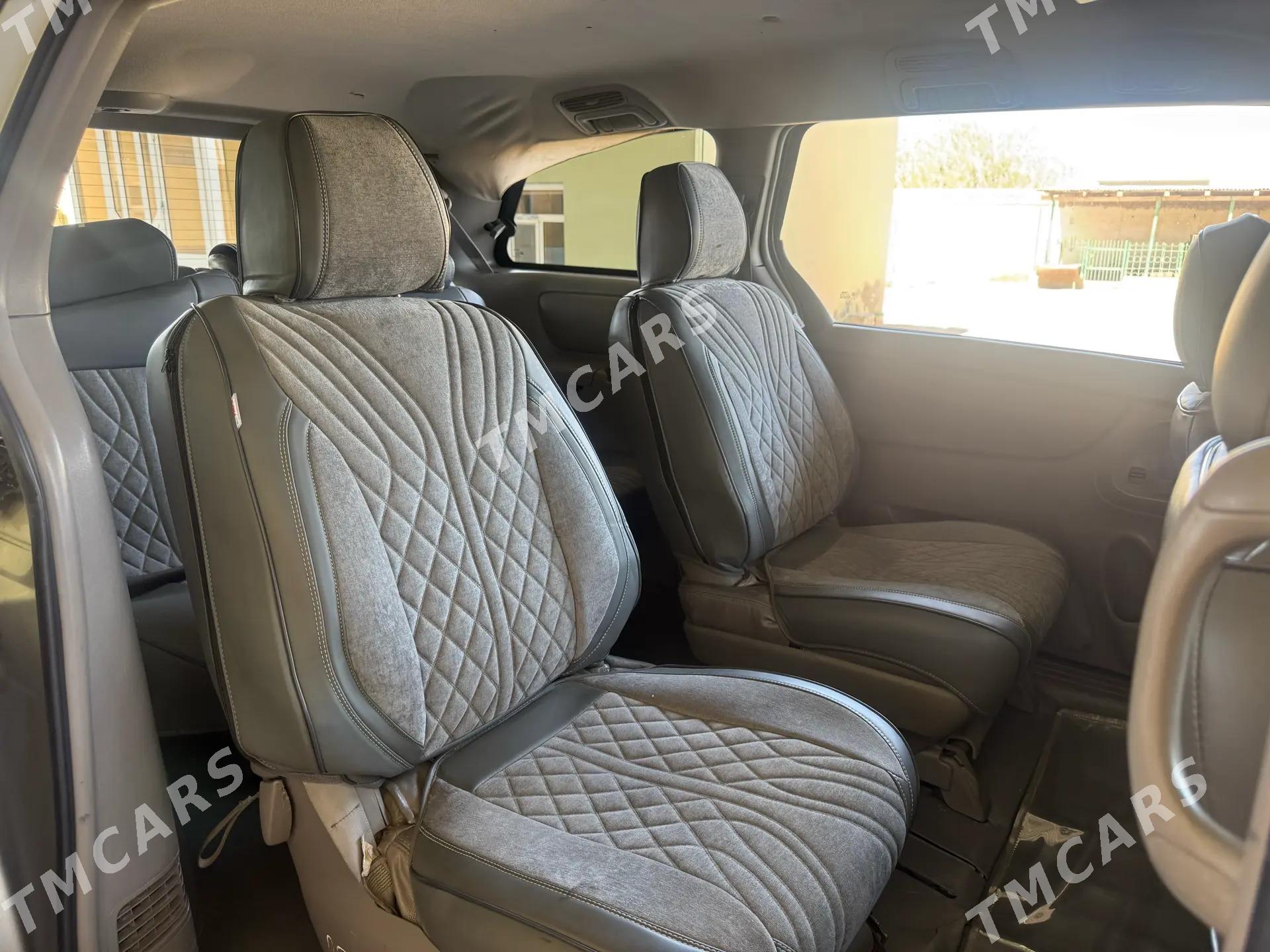 Toyota Sienna 2004 - 255 000 TMT - Гумдаг - img 9