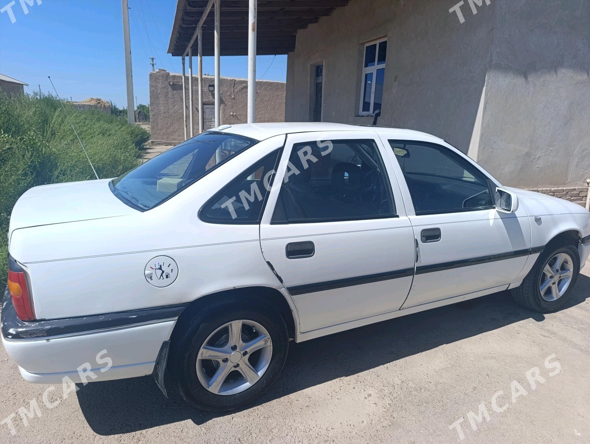 Opel Vectra 1993 - 38 000 TMT - Губадаг - img 2