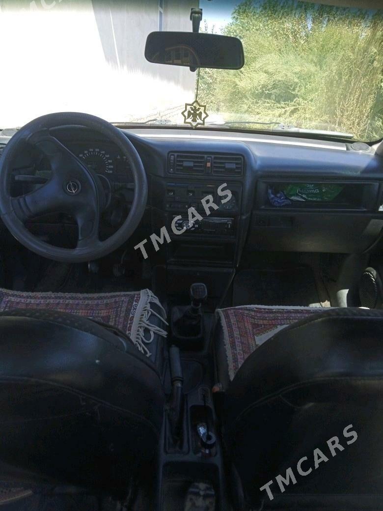 Opel Vectra 1993 - 38 000 TMT - Губадаг - img 7