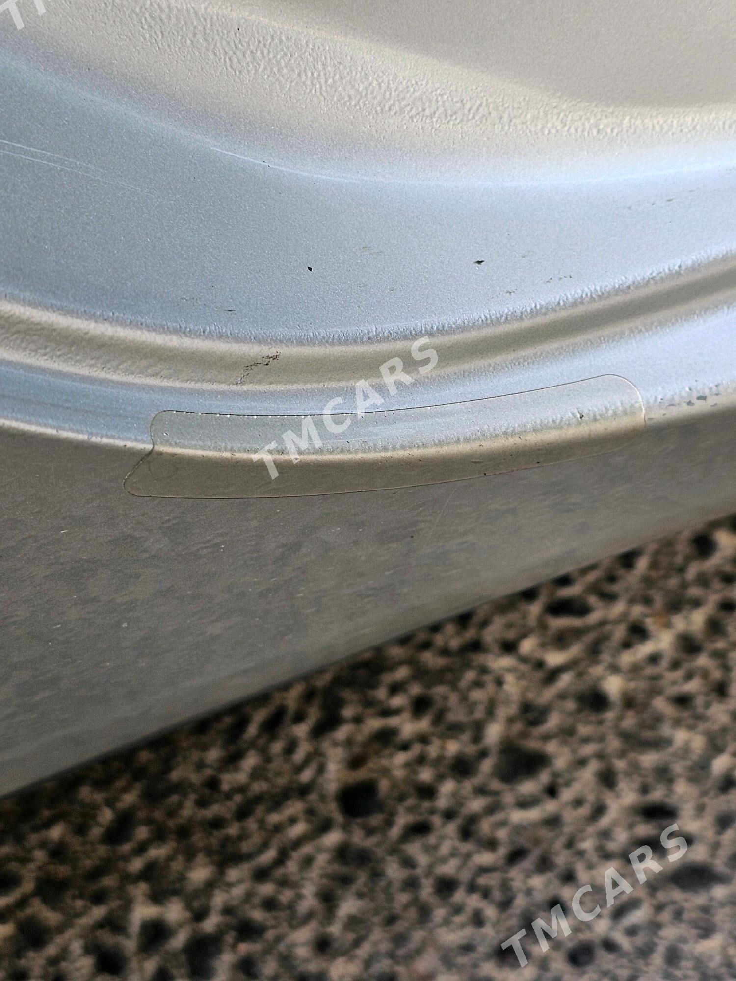 Toyota Camry 2004 - 250 000 TMT - Мары - img 2